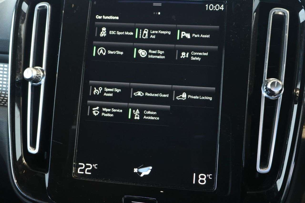 2021 VOLVO XC40 2021 VOLVO XC40