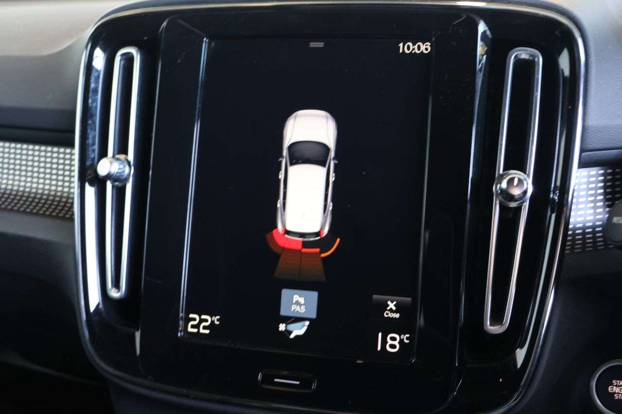 2021 VOLVO XC40 2021 VOLVO XC40