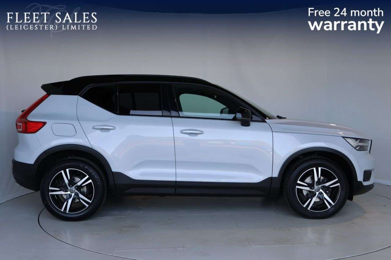 A 2021 VOLVO XC40 1.5 T3 R-Design SUV 5dr Petrol Manual Euro 6 (s/s) (163 ps) FREE 24 MONTH W A 2021 VOLVO XC40 1.5 T3 R-Design SUV 5dr Petrol Manual Euro 6 (s/s) (163 ps) FREE 24 MONTH W