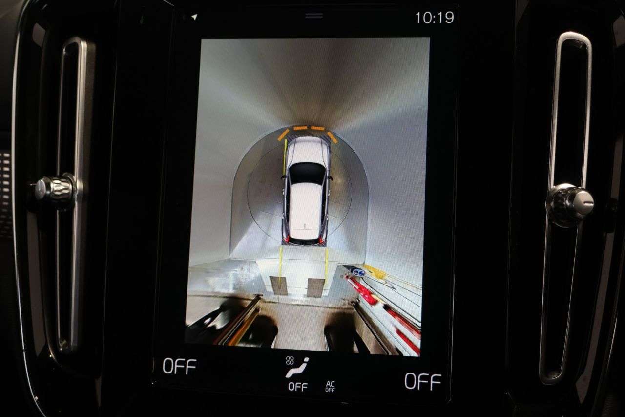 2021 VOLVO XC40 2021 VOLVO XC40