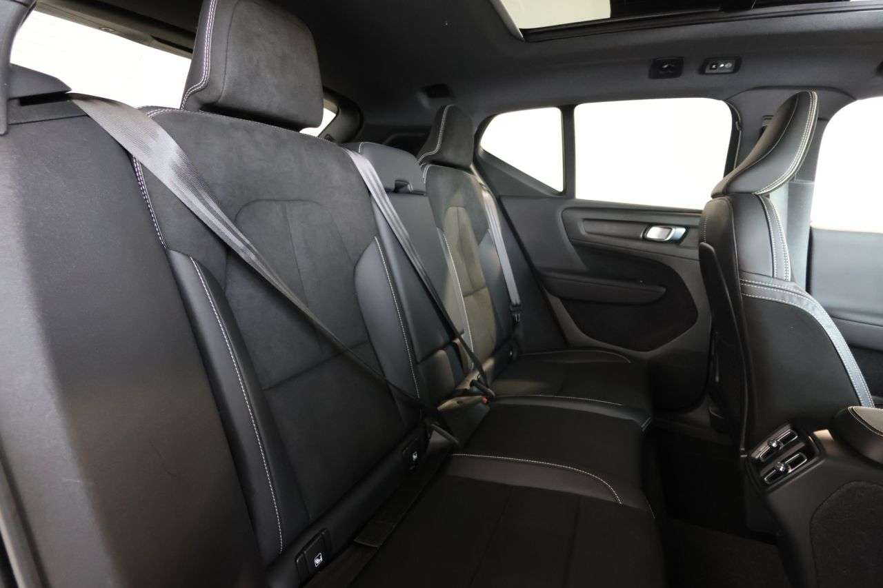 2021 VOLVO XC40 2021 VOLVO XC40