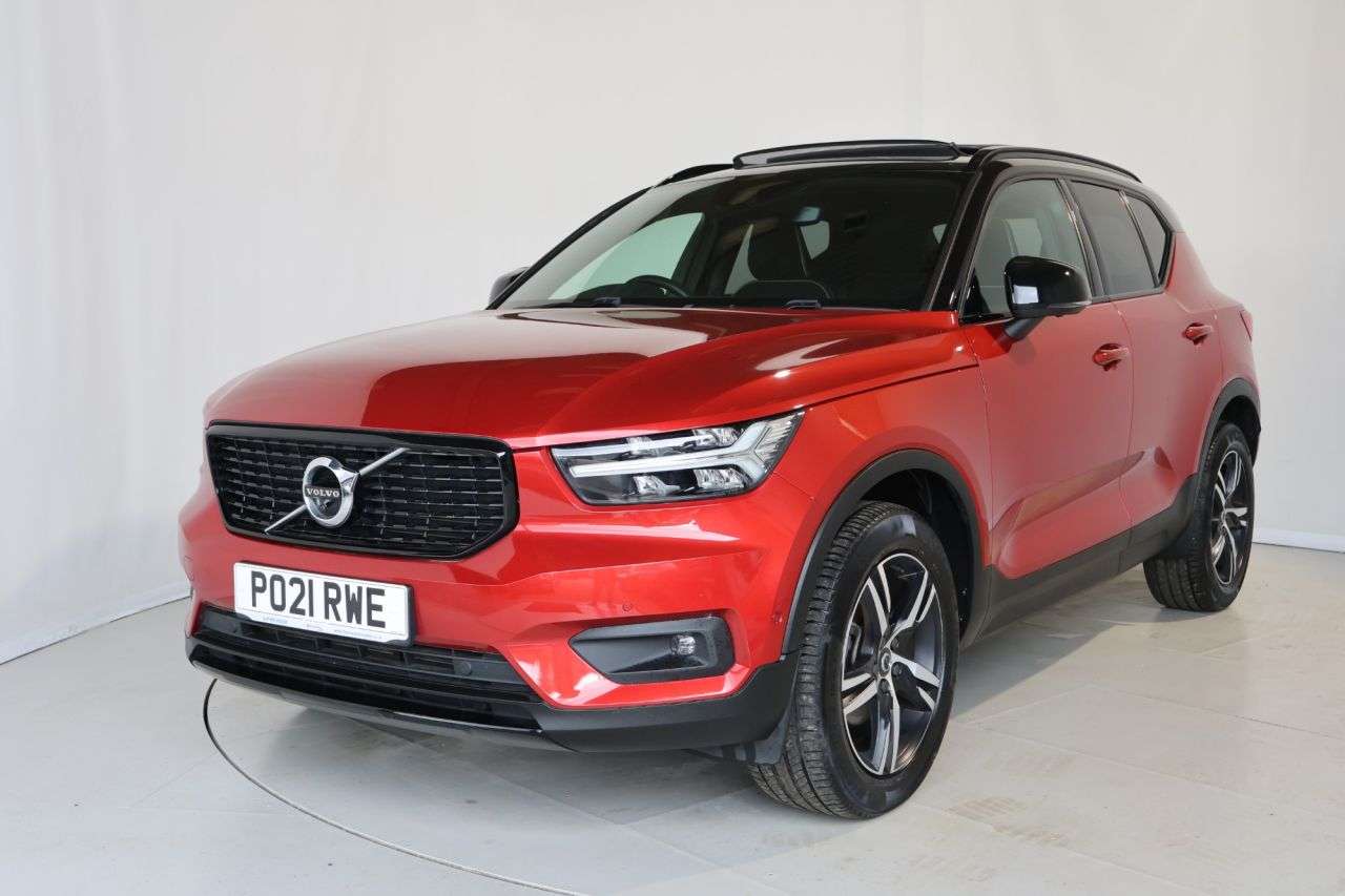A 2021 VOLVO XC40 1.5 T3 R-Design SUV 5dr Petrol Manual Euro 6 (s/s) (163 ps) APPLE CAR PLAY A 2021 VOLVO XC40 1.5 T3 R-Design SUV 5dr Petrol Manual Euro 6 (s/s) (163 ps) APPLE CAR PLAY