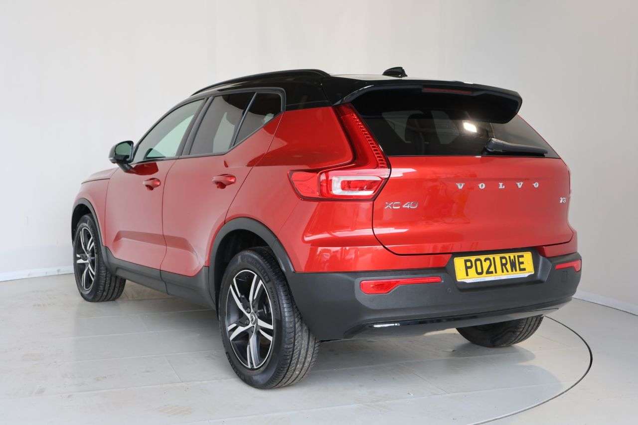 2021 VOLVO XC40 2021 VOLVO XC40