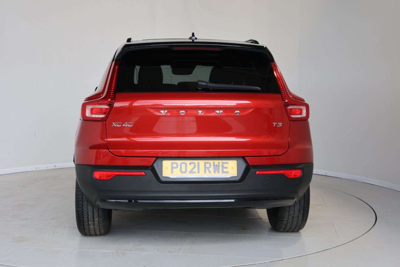 2021 VOLVO XC40 2021 VOLVO XC40
