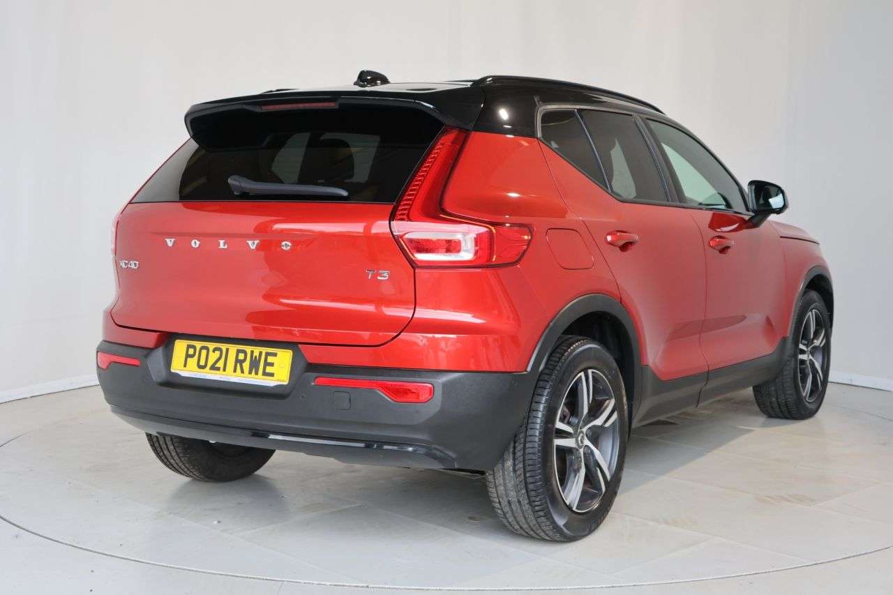 2021 VOLVO XC40 2021 VOLVO XC40