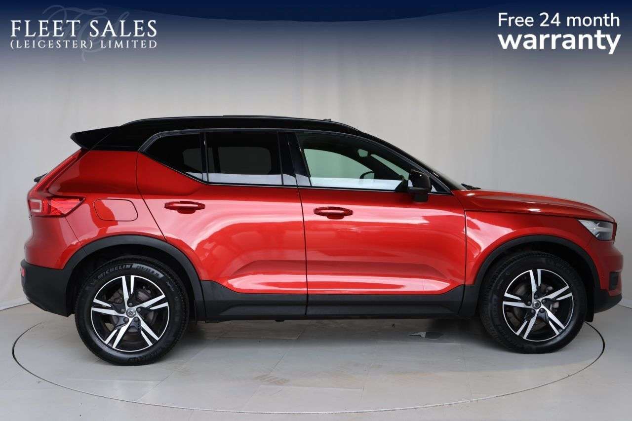 A 2021 VOLVO XC40 1.5 T3 R-Design SUV 5dr Petrol Manual Euro 6 (s/s) (163 ps) APPLE CAR PLAY A 2021 VOLVO XC40 1.5 T3 R-Design SUV 5dr Petrol Manual Euro 6 (s/s) (163 ps) APPLE CAR PLAY
