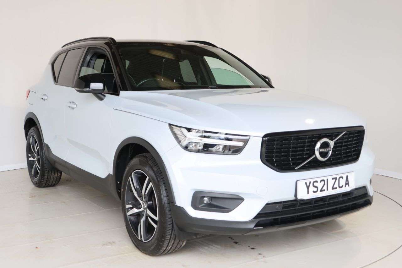 2021 VOLVO XC40 2021 VOLVO XC40