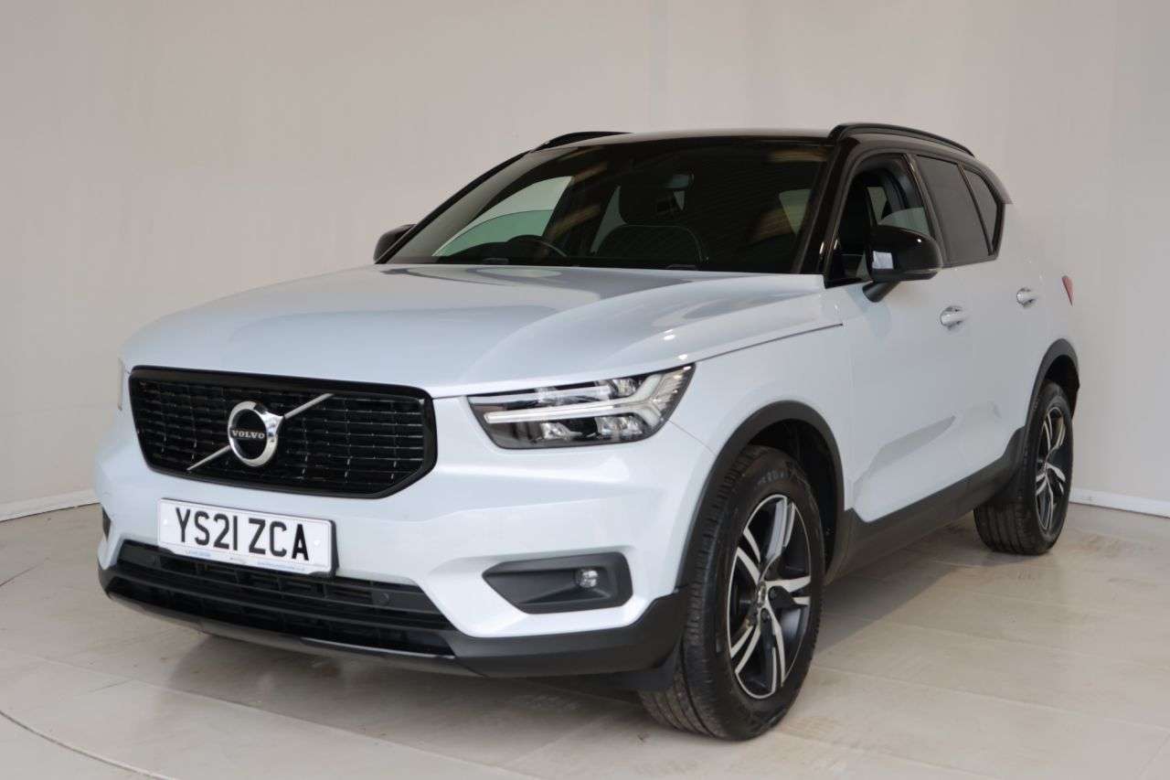 A 2021 VOLVO XC40 1.5 T3 R-Design SUV 5dr Petrol Manual Euro 6 (s/s) (163 ps) VOLVO SERVICE H A 2021 VOLVO XC40 1.5 T3 R-Design SUV 5dr Petrol Manual Euro 6 (s/s) (163 ps) VOLVO SERVICE H