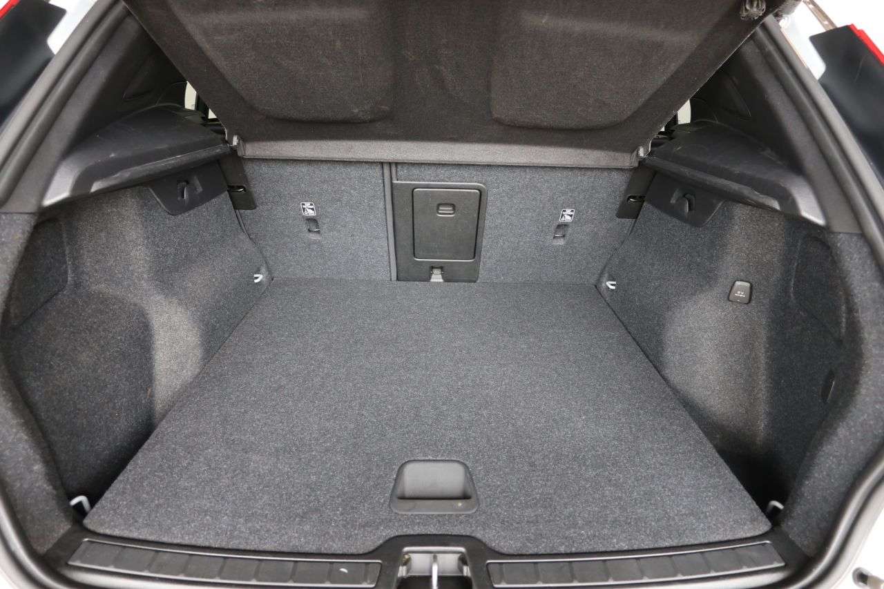 2021 VOLVO XC40 2021 VOLVO XC40