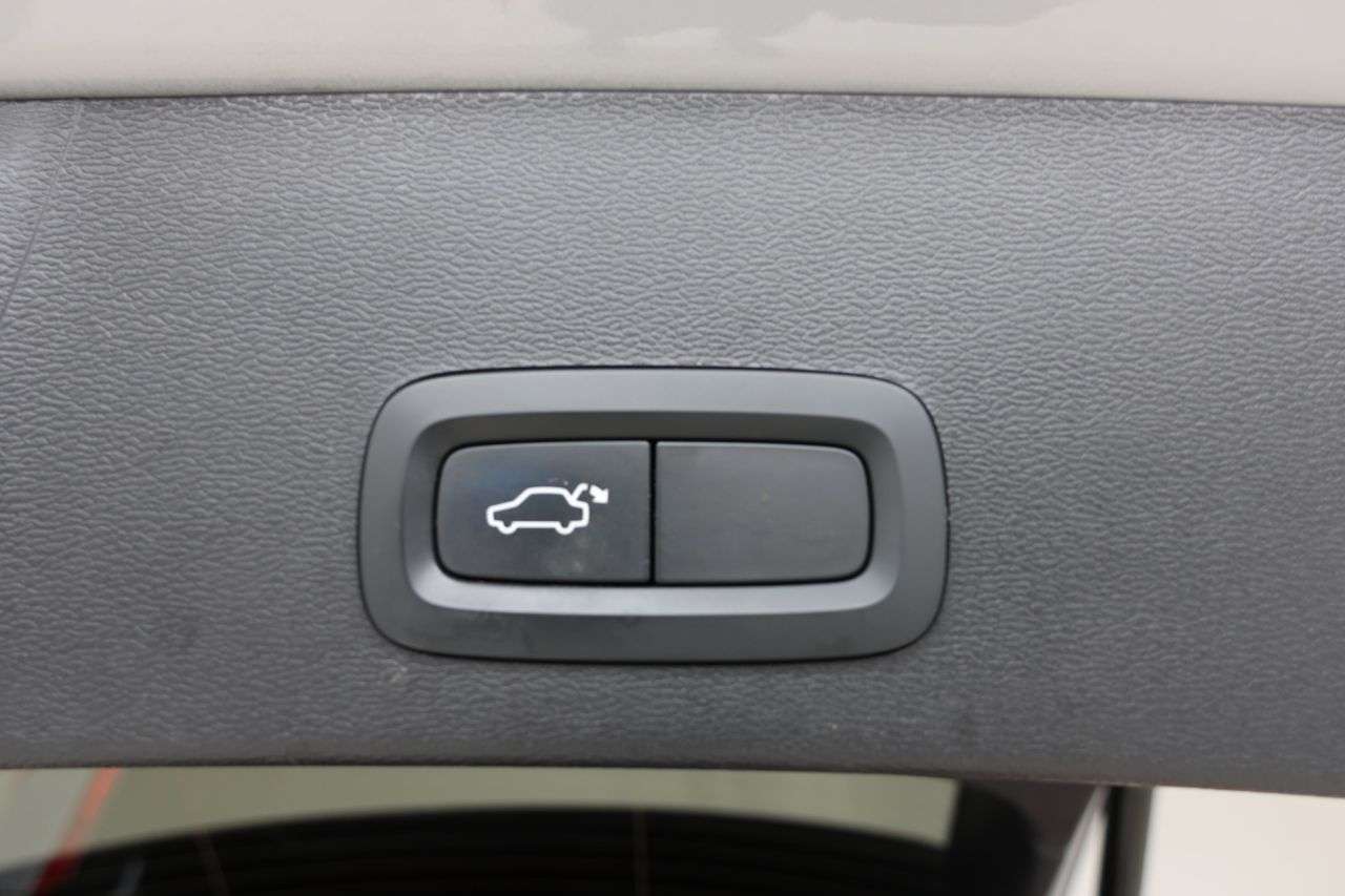 2021 VOLVO XC40 2021 VOLVO XC40