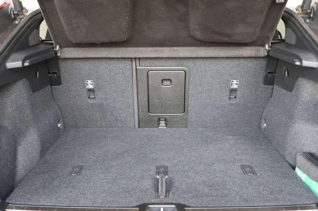 2024 VOLVO C40 2024 VOLVO C40