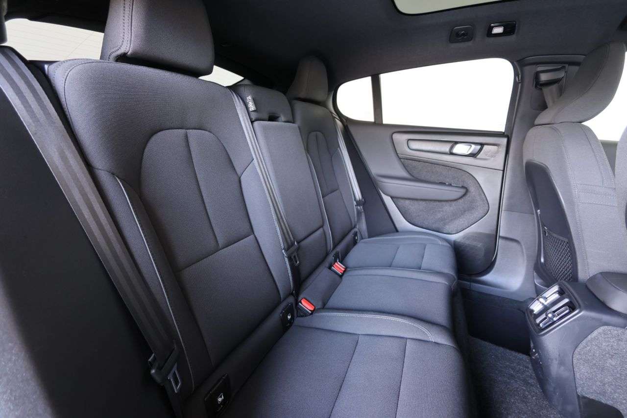 2024 VOLVO C40 2024 VOLVO C40