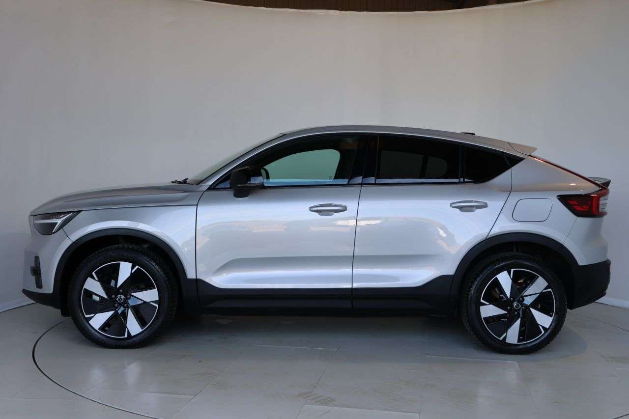 2024 VOLVO C40 2024 VOLVO C40