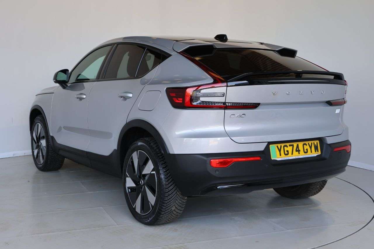 2024 VOLVO C40 2024 VOLVO C40