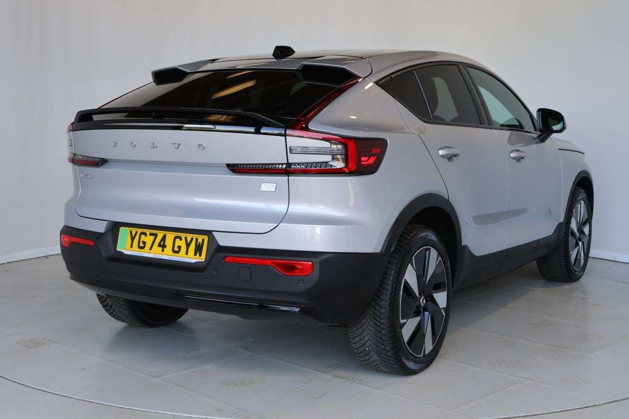 2024 VOLVO C40 2024 VOLVO C40