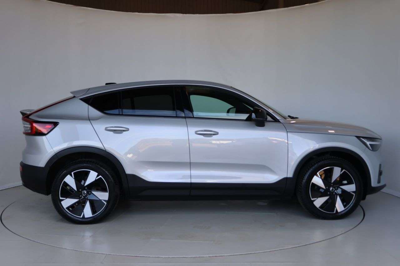 A 2024 VOLVO C40 Twin Recharge 82kWh Plus SUV 5dr Electric Auto AWD (408 ps) HEATED STEERING A 2024 VOLVO C40 Twin Recharge 82kWh Plus SUV 5dr Electric Auto AWD (408 ps) HEATED STEERING
