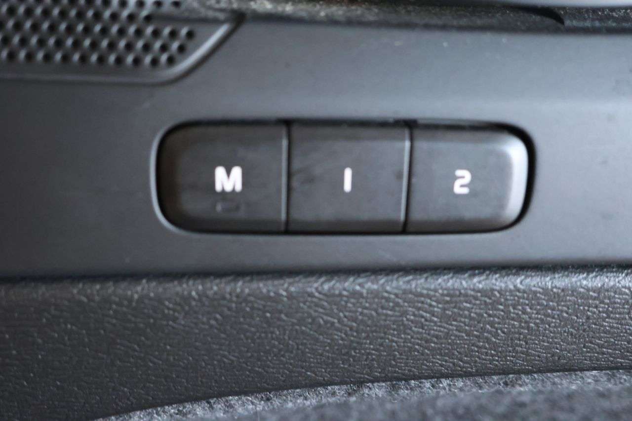 2024 VOLVO C40 2024 VOLVO C40