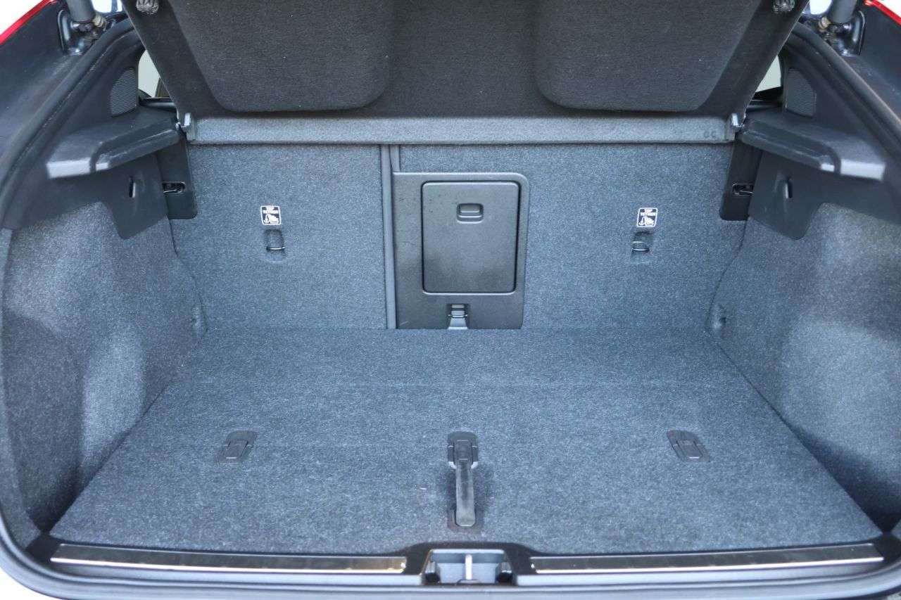 2024 VOLVO C40 2024 VOLVO C40