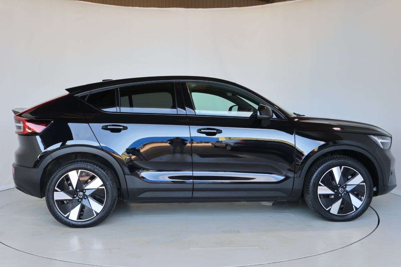 A 2024 VOLVO C40 Twin Recharge 82kWh Plus SUV 5dr Electric Auto AWD (408 ps) REAR CAMERA + H A 2024 VOLVO C40 Twin Recharge 82kWh Plus SUV 5dr Electric Auto AWD (408 ps) REAR CAMERA + H