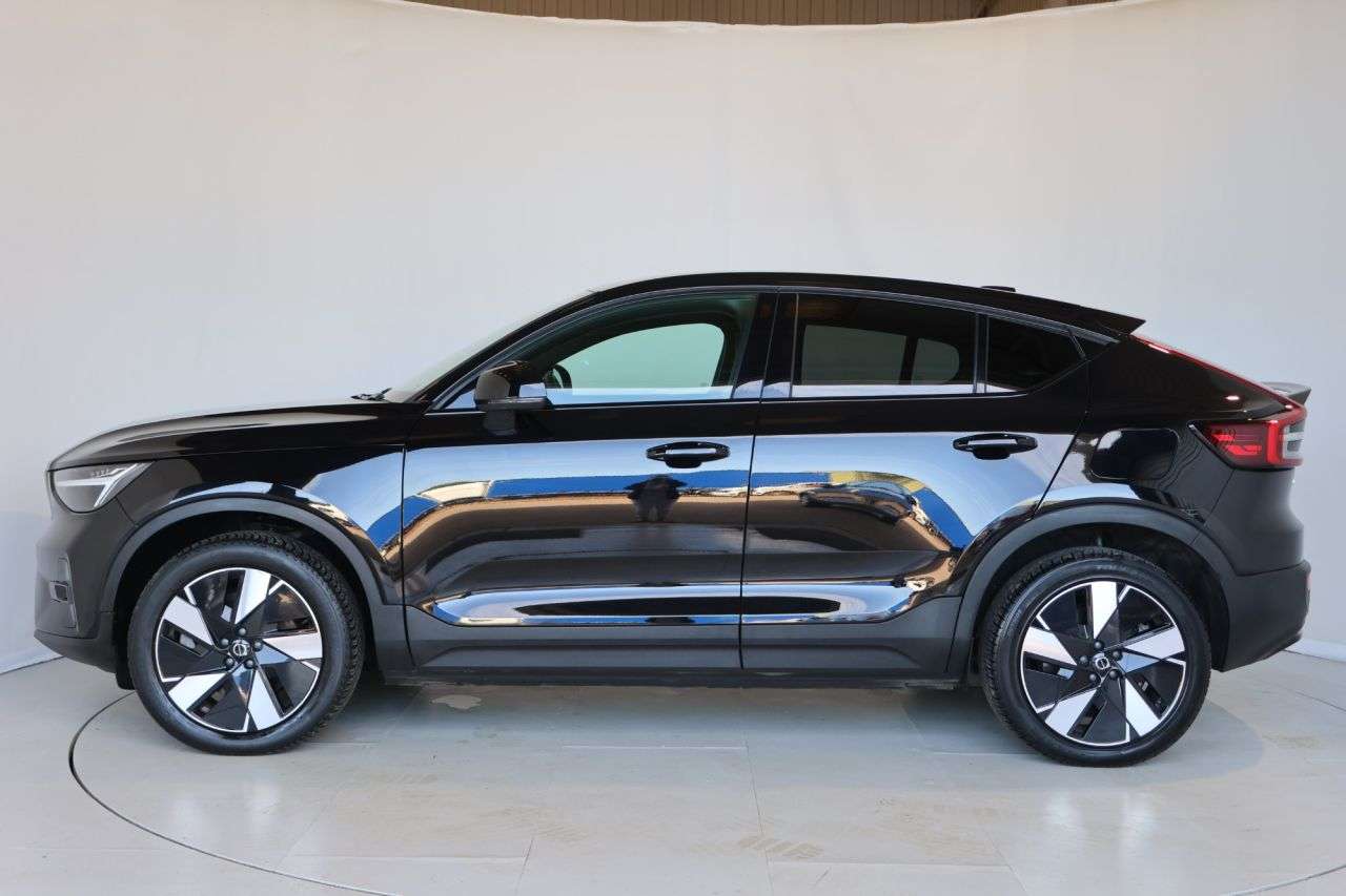 2024 VOLVO C40 2024 VOLVO C40