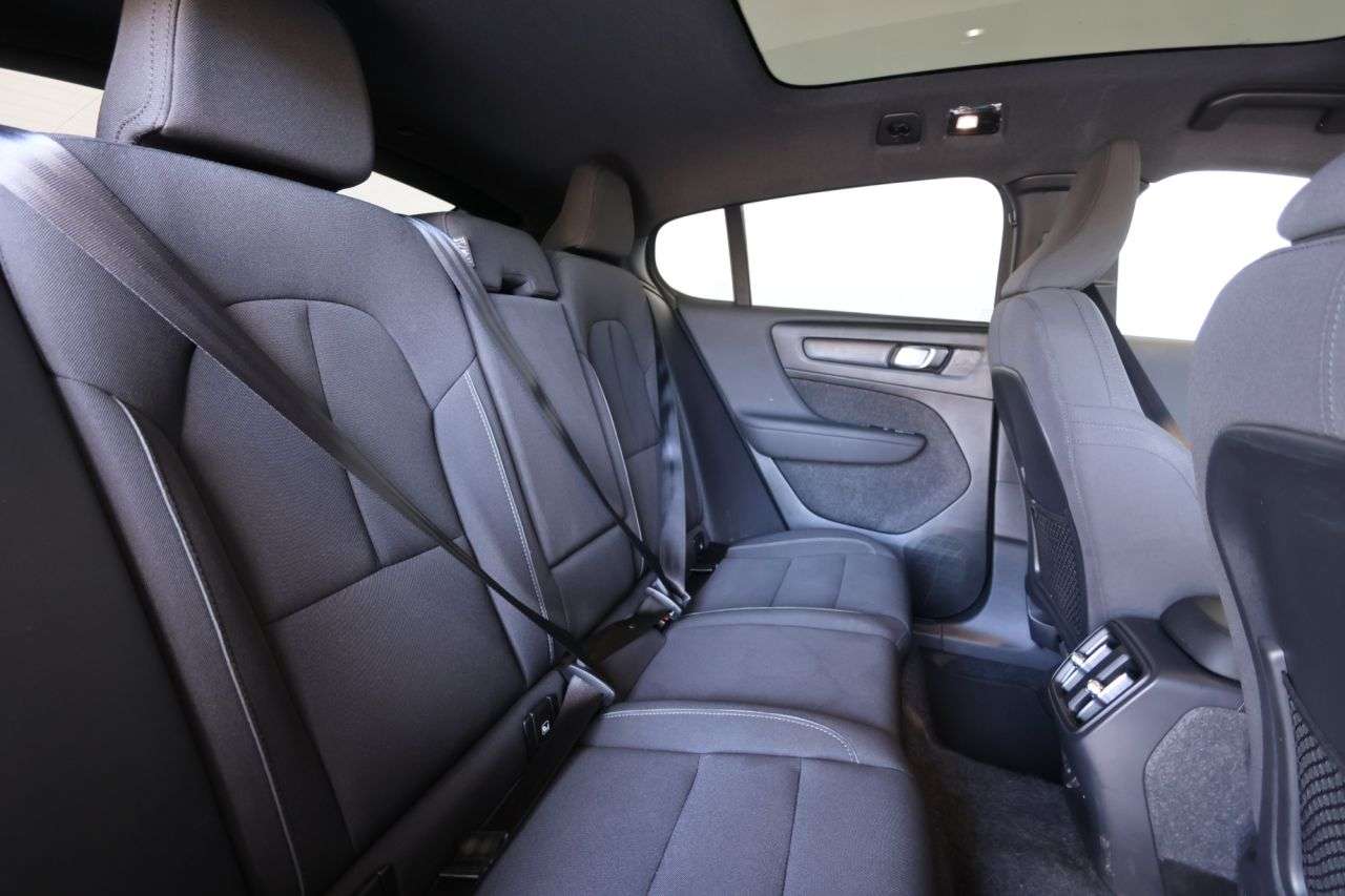 2024 VOLVO C40 2024 VOLVO C40