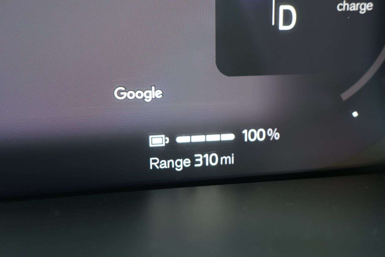 2024 VOLVO C40 2024 VOLVO C40