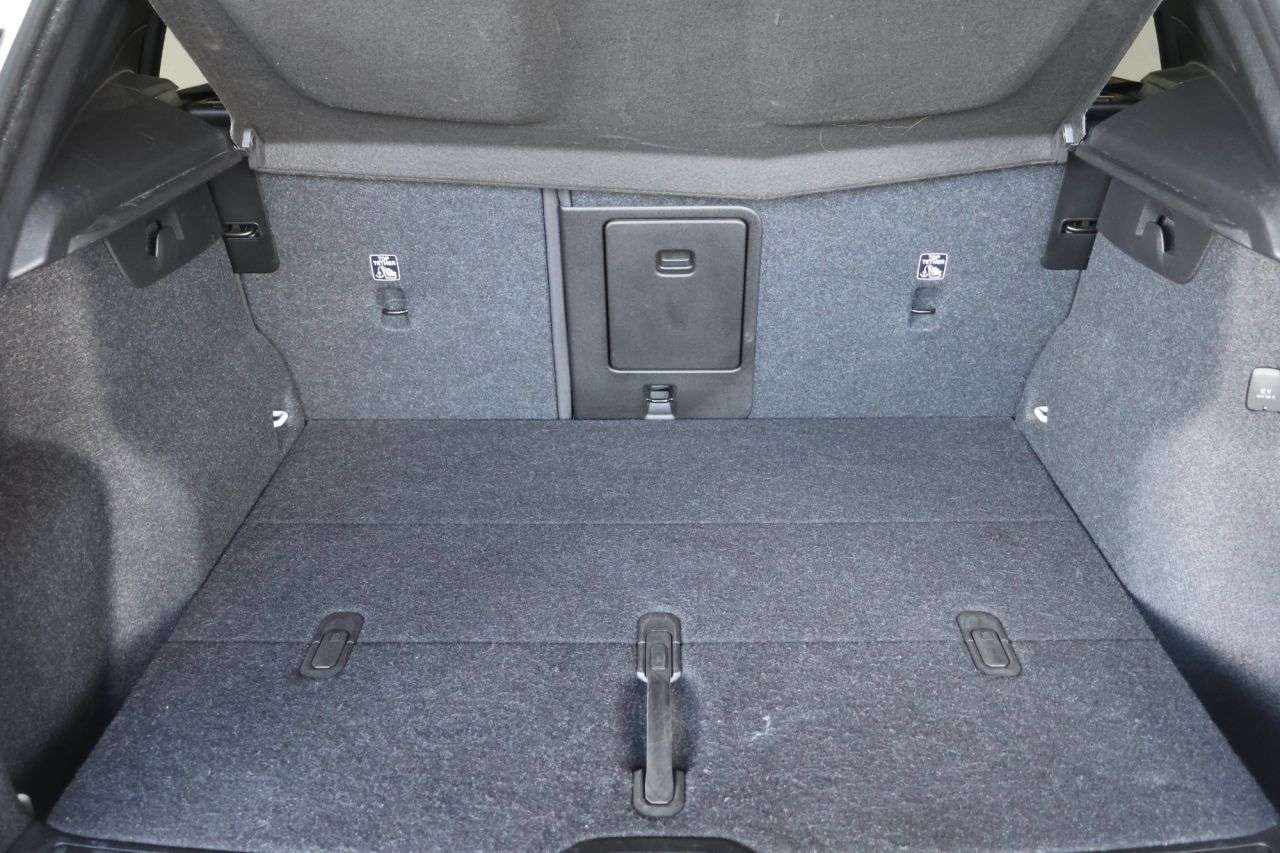 2023 VOLVO XC40 2023 VOLVO XC40