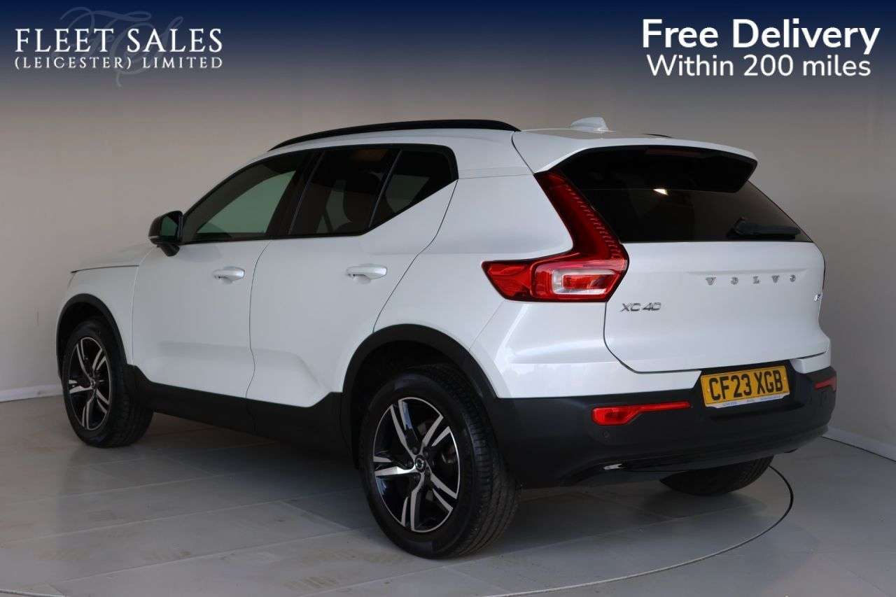 2023 VOLVO XC40 2023 VOLVO XC40