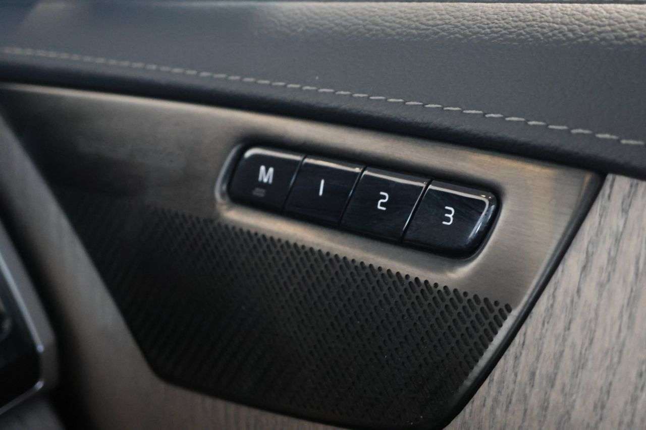 2023 VOLVO XC90 2023 VOLVO XC90