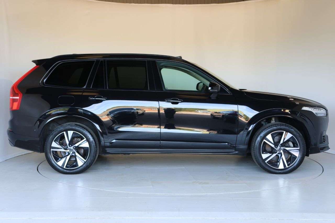 A 2023 VOLVO XC90 2.0h T8 Recharge 18.8kWh Plus SUV 5dr Petrol Plug-in Hybrid Auto 4WD Euro 6 A 2023 VOLVO XC90 2.0h T8 Recharge 18.8kWh Plus SUV 5dr Petrol Plug-in Hybrid Auto 4WD Euro 6