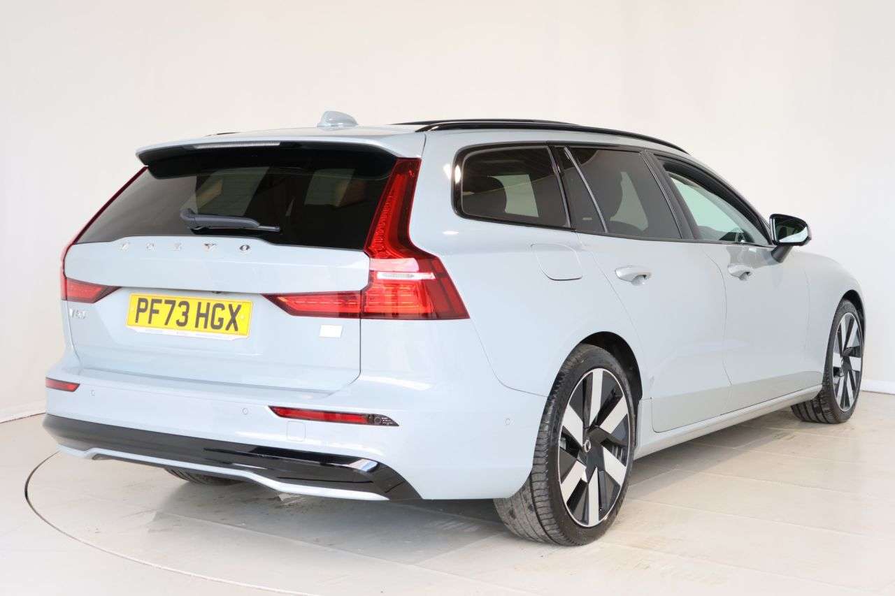 2023 VOLVO V60 2023 VOLVO V60
