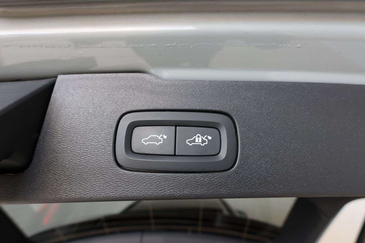 2023 VOLVO V60 2023 VOLVO V60