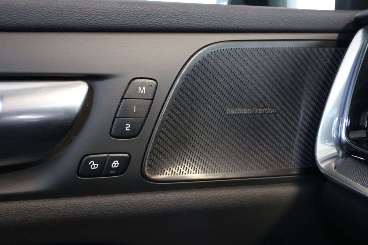 2023 VOLVO V60 2023 VOLVO V60