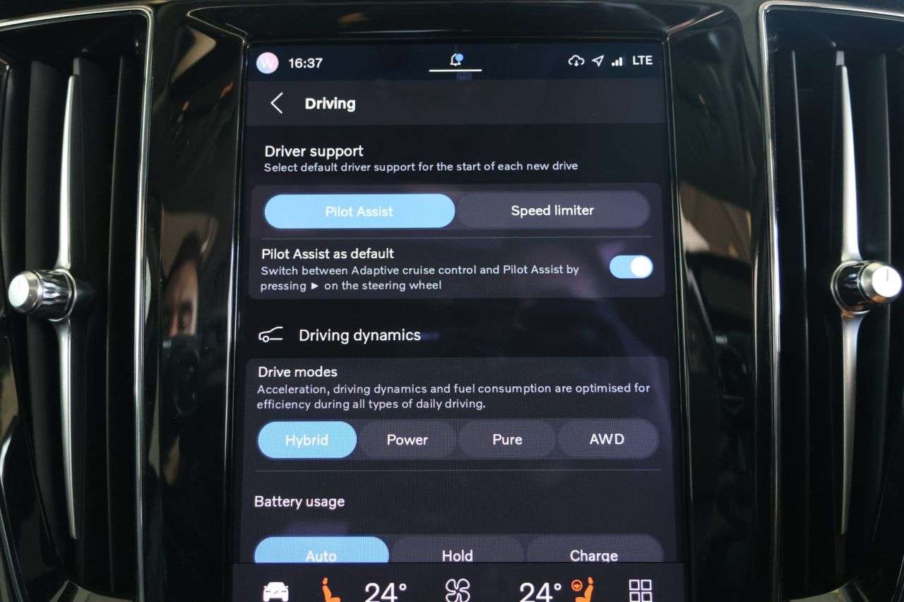 2023 VOLVO V60 2023 VOLVO V60