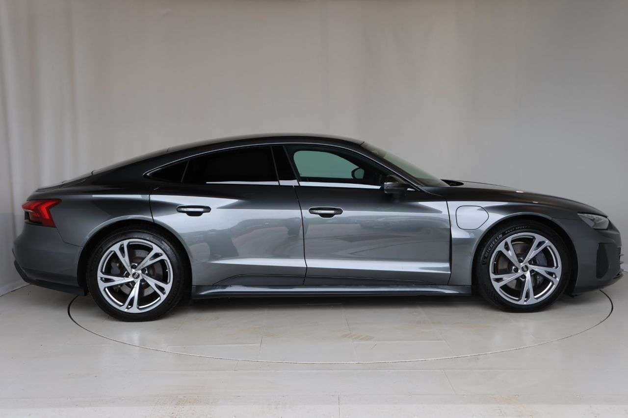 A 2023 AUDI E-TRON GT 93.4kWh Saloon 4dr Electric Auto quattro (476 ps) REAR CAMERA + APPLE CAR P A 2023 AUDI E-TRON GT 93.4kWh Saloon 4dr Electric Auto quattro (476 ps) REAR CAMERA + APPLE CAR P