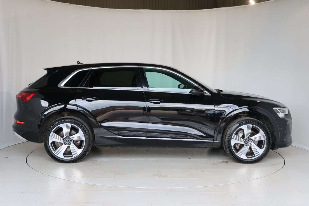 A 2022 AUDI E-TRON 50 S line SUV 5dr Electric Auto quattro 71.2kWh (11kW Charger) (313 ps) REA A 2022 AUDI E-TRON 50 S line SUV 5dr Electric Auto quattro 71.2kWh (11kW Charger) (313 ps) REA