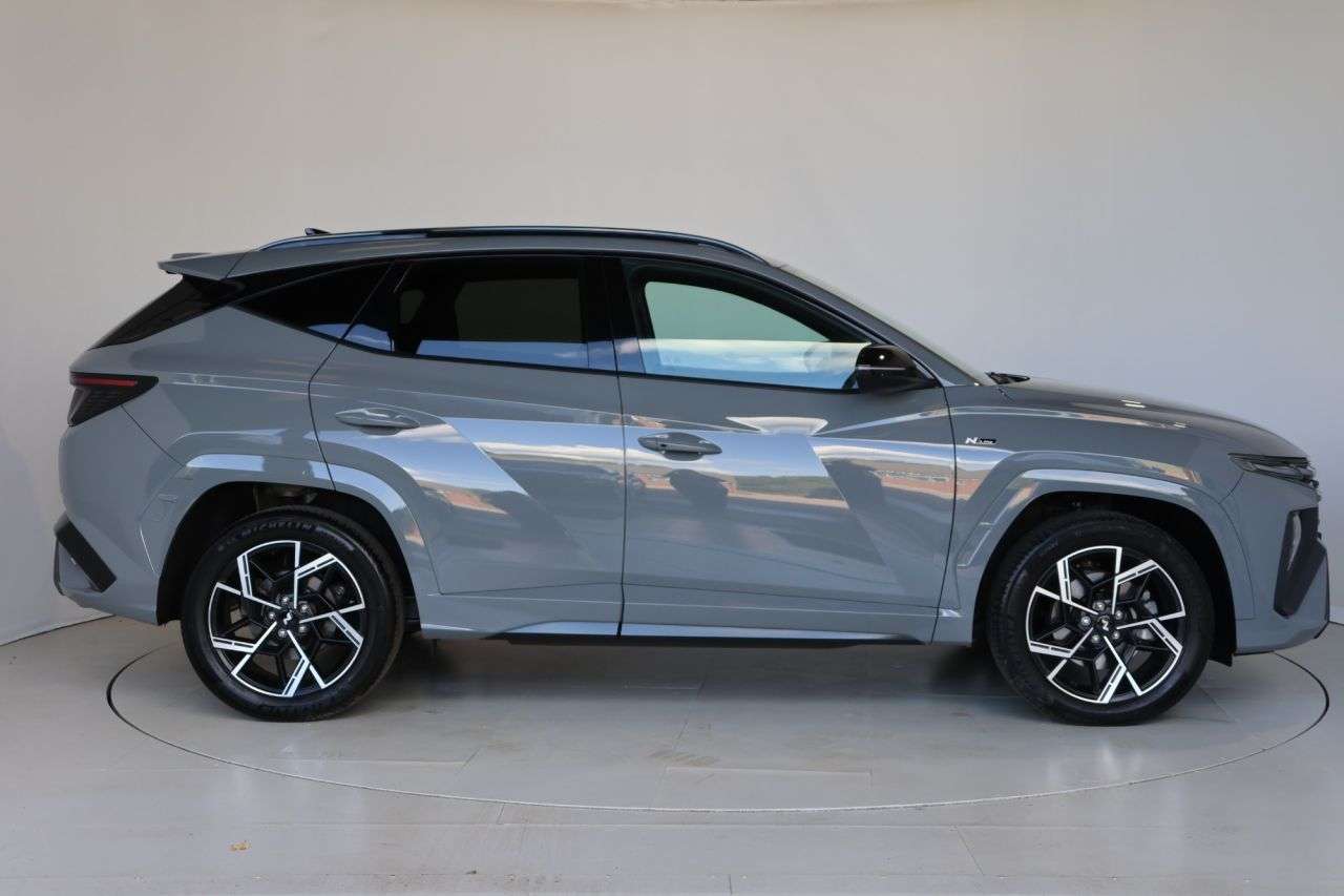 A 2024 HYUNDAI TUCSON 1.6 T-GDi N Line SUV 5dr Petrol Hybrid Auto Euro 6 (s/s) (215 ps) HEATED ST A 2024 HYUNDAI TUCSON 1.6 T-GDi N Line SUV 5dr Petrol Hybrid Auto Euro 6 (s/s) (215 ps) HEATED ST