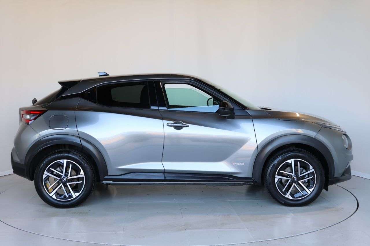 A 2024 NISSAN JUKE 1.6 N-Connecta SUV 5dr Petrol Hybrid Auto Euro 6 (143 ps) FREE 24 MONTH WAR A 2024 NISSAN JUKE 1.6 N-Connecta SUV 5dr Petrol Hybrid Auto Euro 6 (143 ps) FREE 24 MONTH WAR