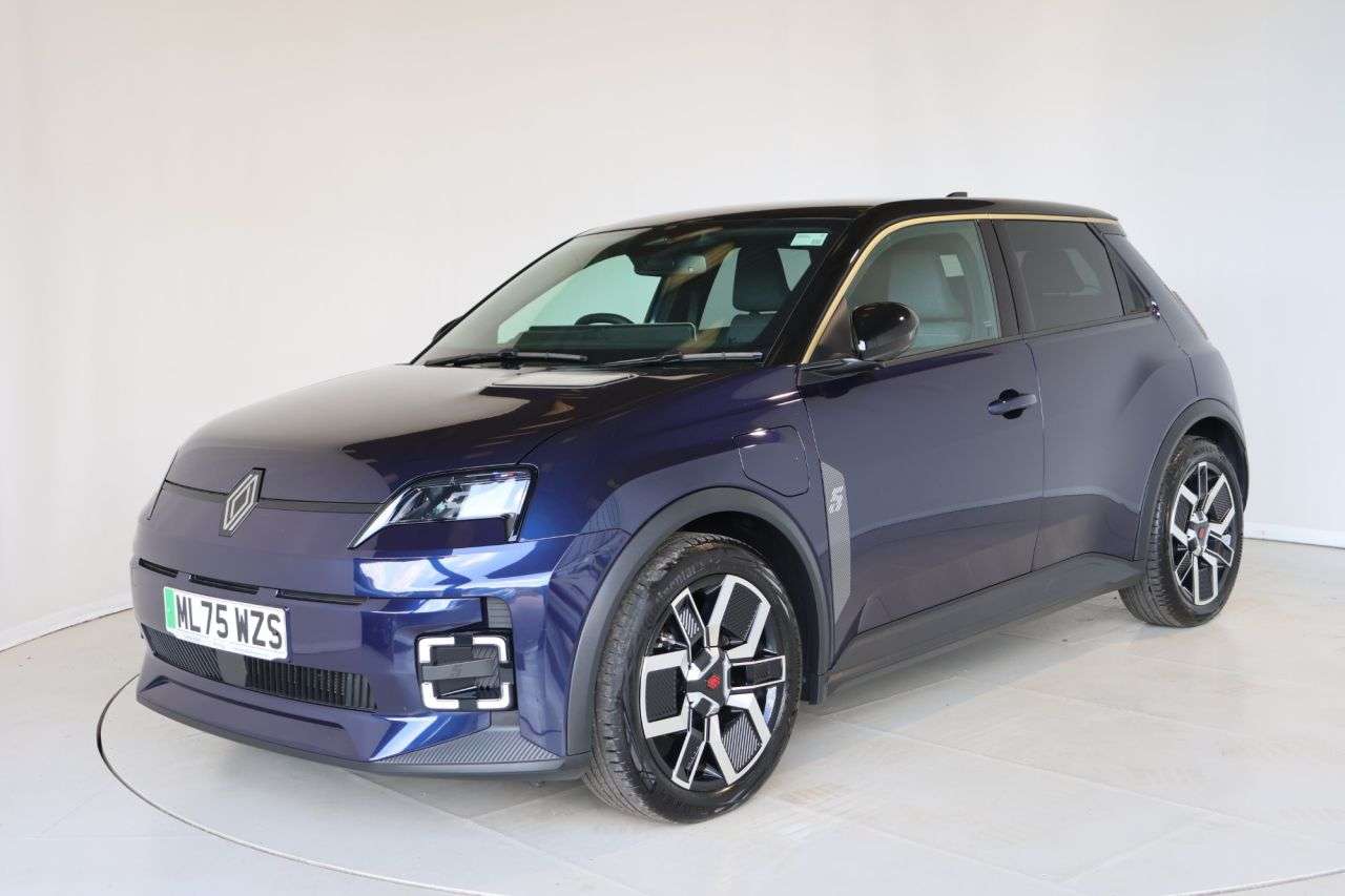 A 2025 RENAULT 5 E-TECH ELECTRIC urban range 40kWh techno Hatchback 5dr Electric Auto (120 ps) FULL RENAULT A 2025 RENAULT 5 E-TECH ELECTRIC urban range 40kWh techno Hatchback 5dr Electric Auto (120 ps) FULL RENAULT
