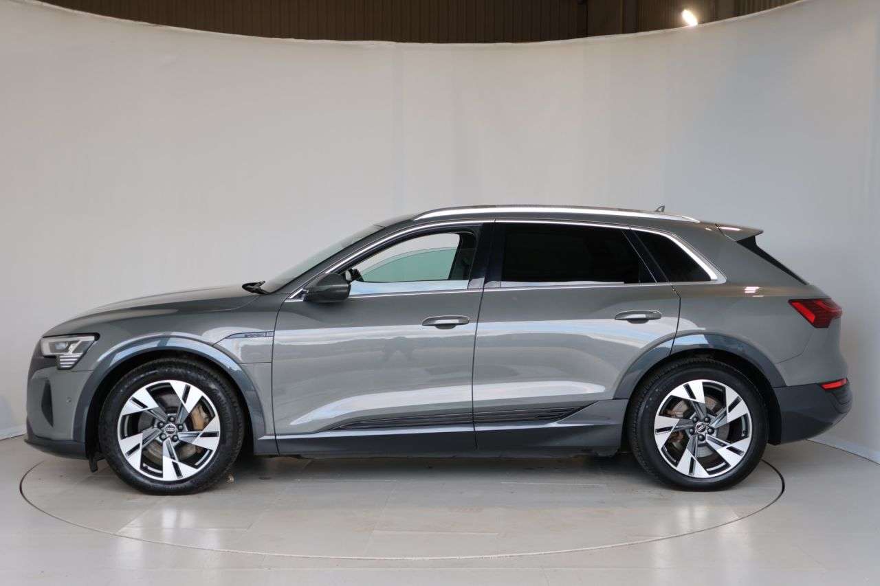 2023 AUDI Q8 E-TRON 2023 AUDI Q8 E-TRON