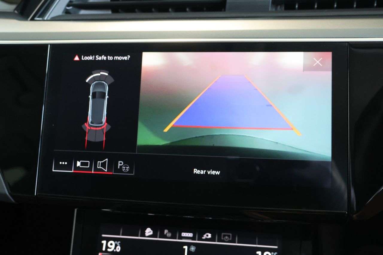 2023 AUDI Q8 E-TRON 2023 AUDI Q8 E-TRON