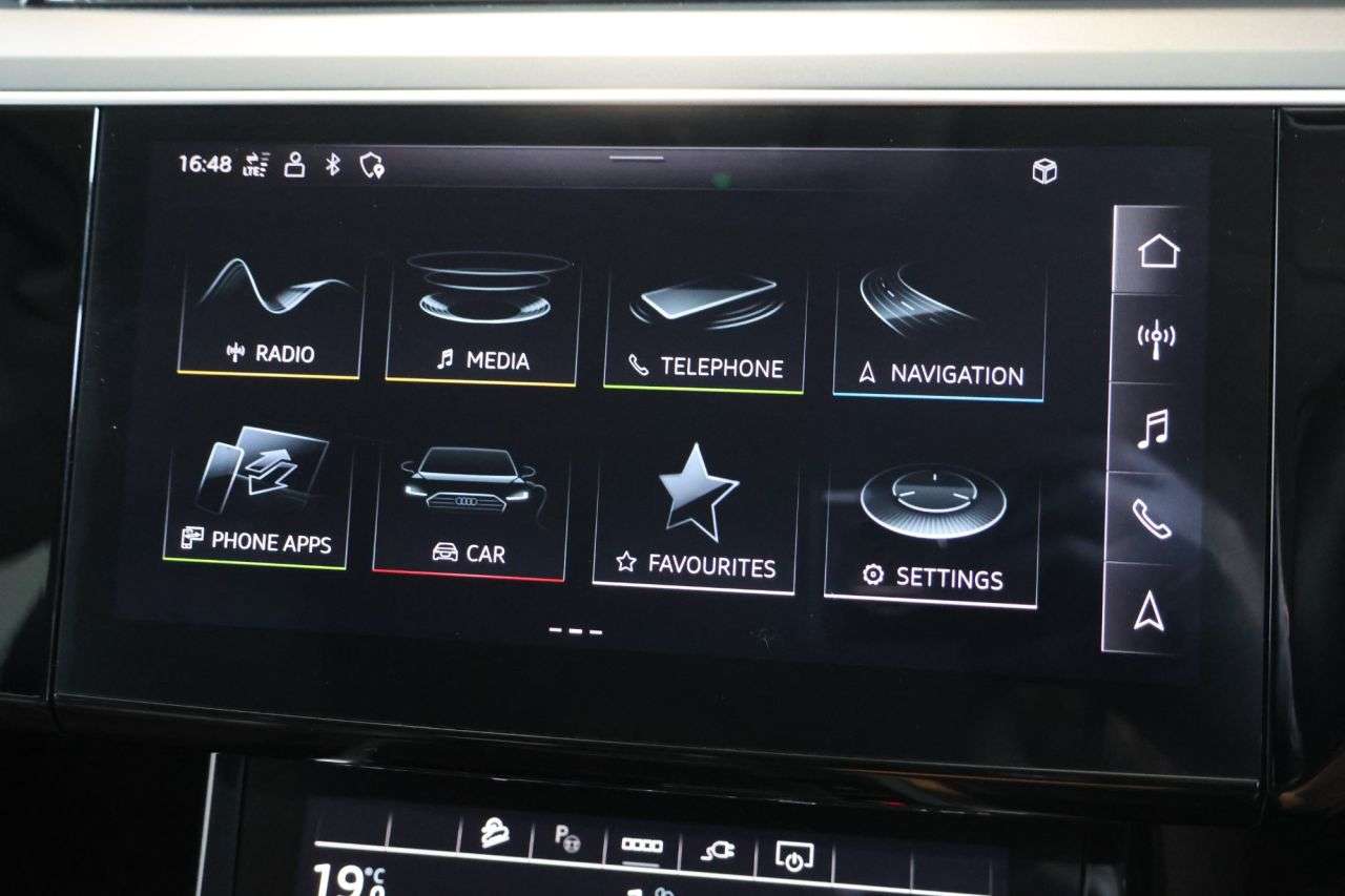2023 AUDI Q8 E-TRON 2023 AUDI Q8 E-TRON