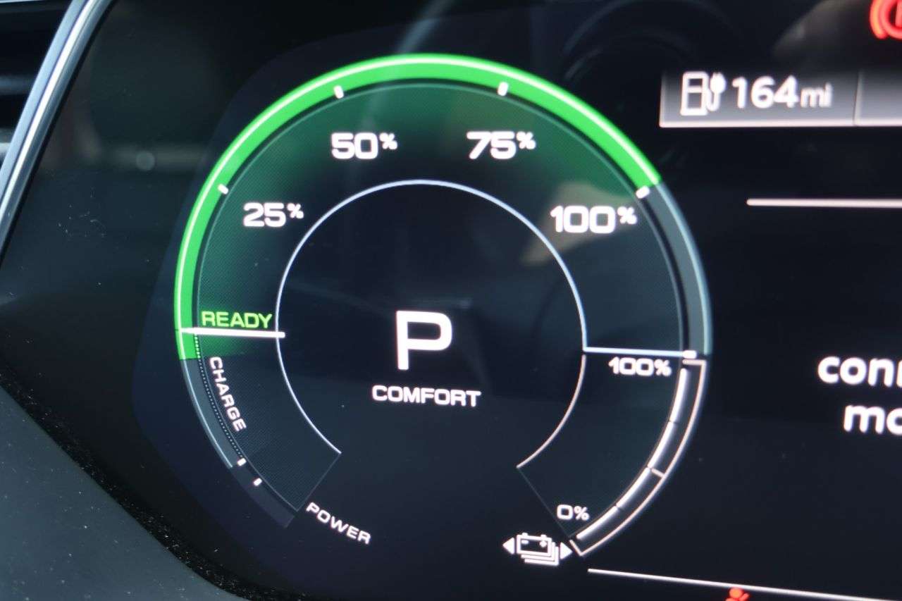 2021 AUDI E-TRON 2021 AUDI E-TRON