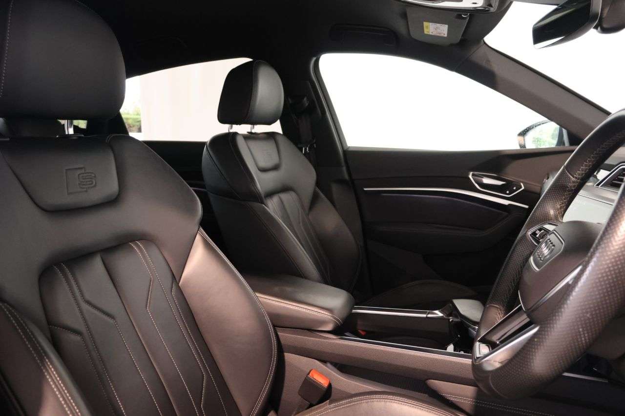 2021 AUDI E-TRON 2021 AUDI E-TRON
