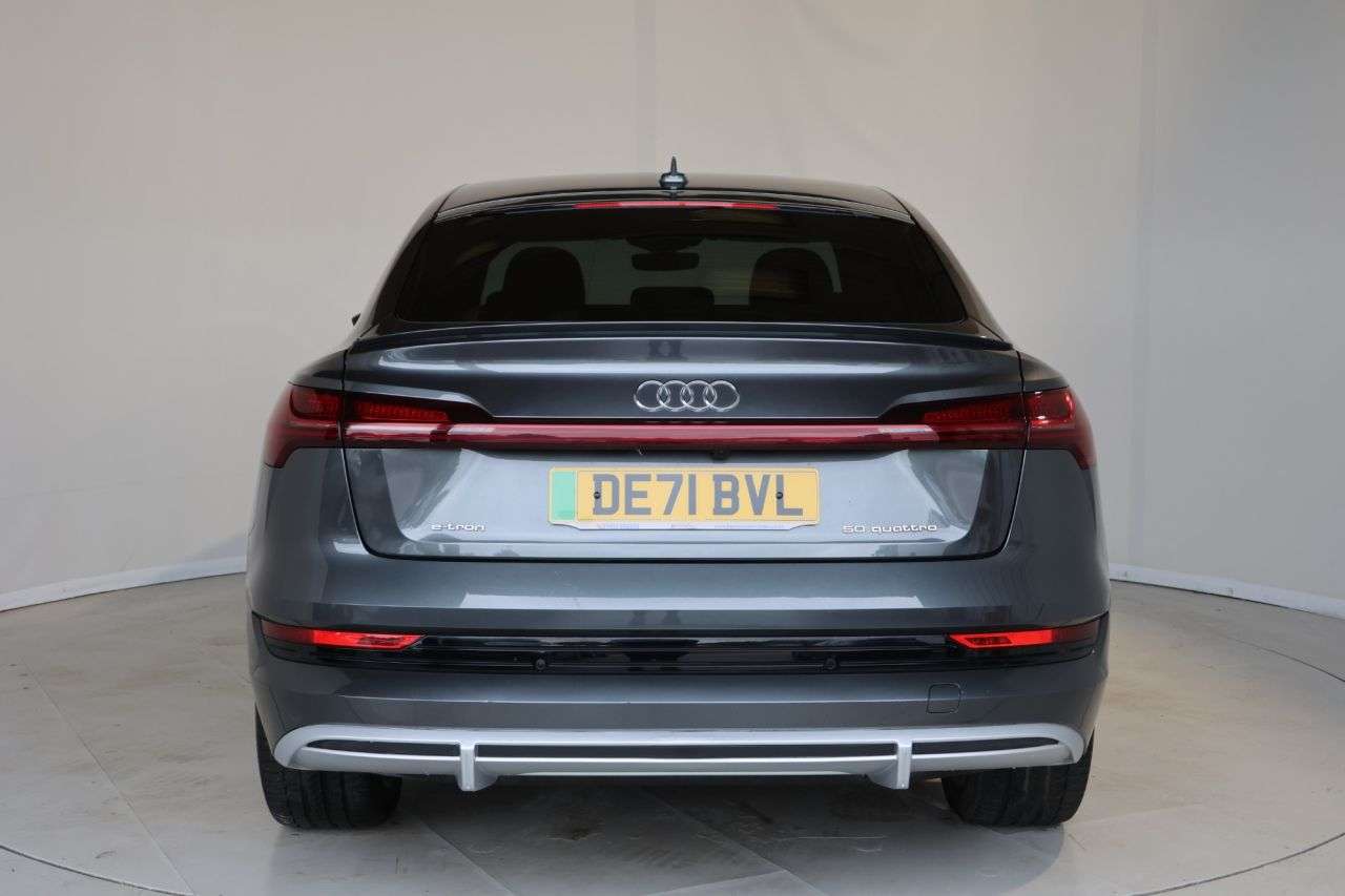 2021 AUDI E-TRON 2021 AUDI E-TRON