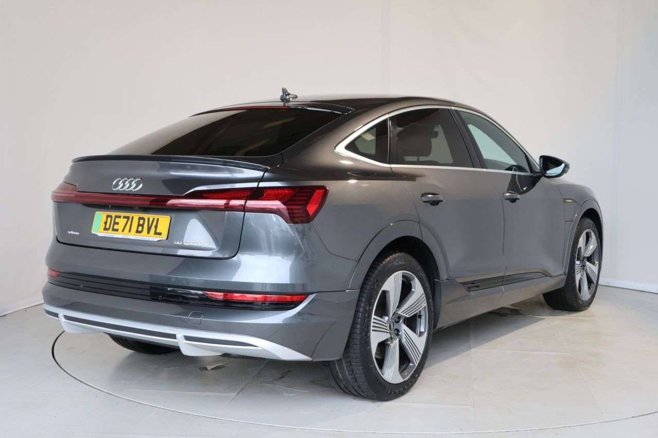 2021 AUDI E-TRON 2021 AUDI E-TRON