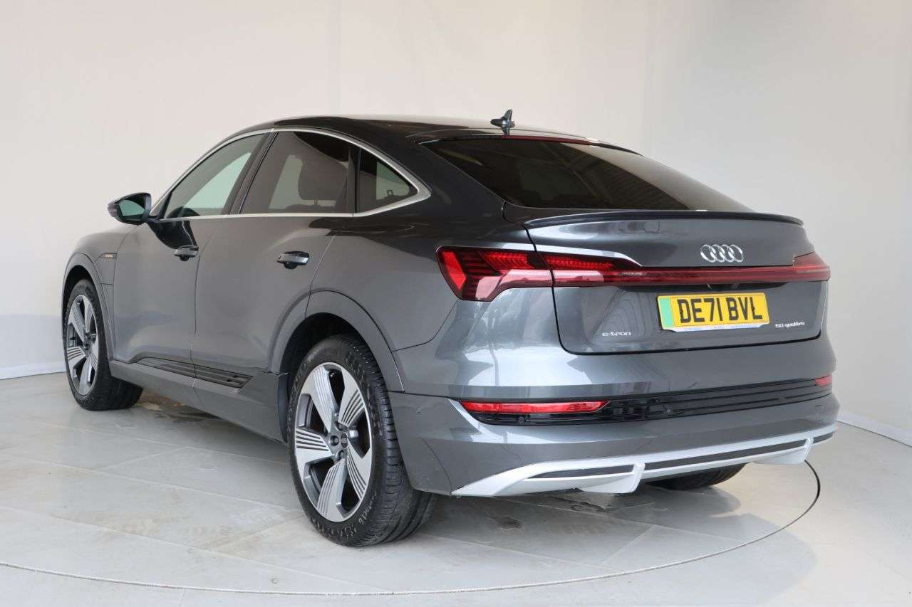 2021 AUDI E-TRON 2021 AUDI E-TRON