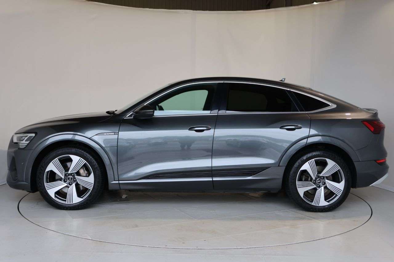 2021 AUDI E-TRON 2021 AUDI E-TRON