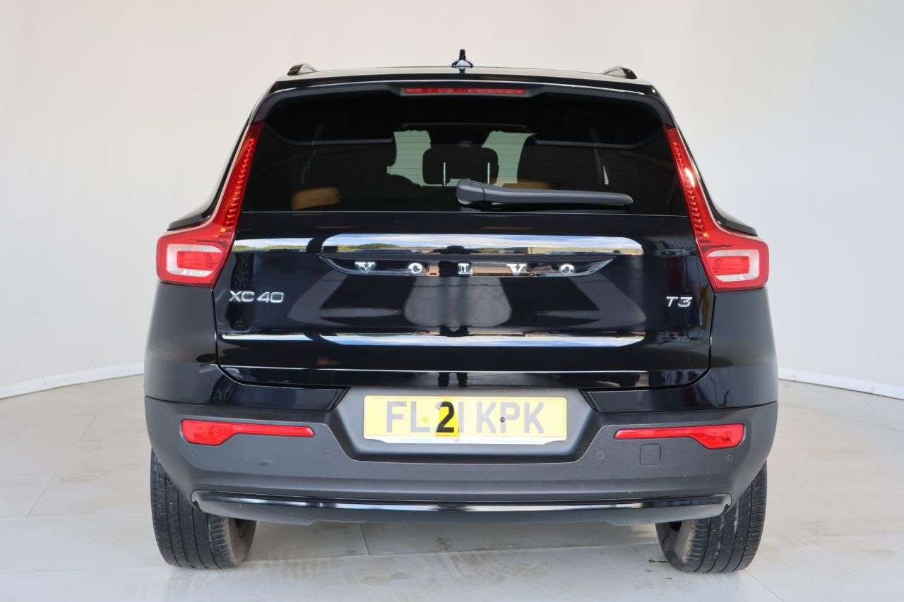 2021 VOLVO XC40 2021 VOLVO XC40