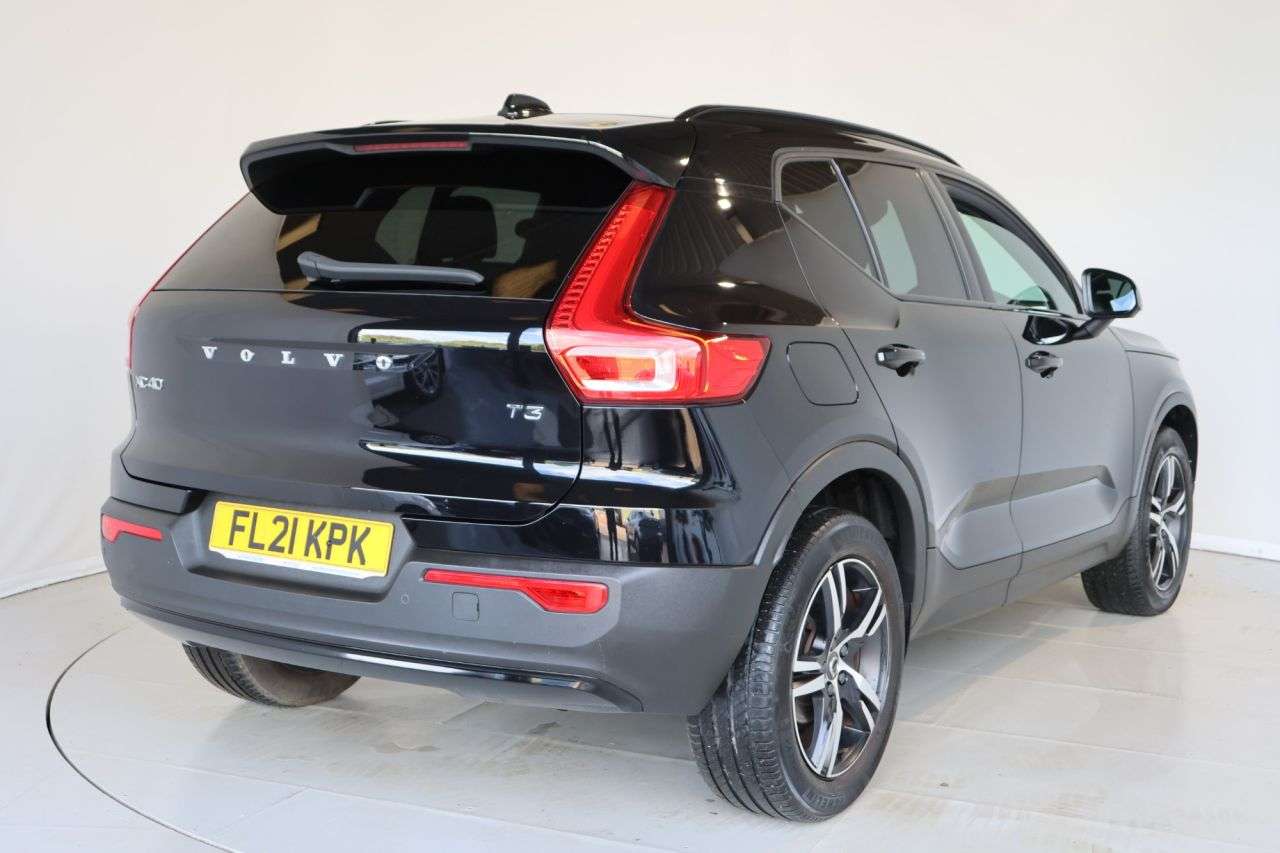 2021 VOLVO XC40 2021 VOLVO XC40